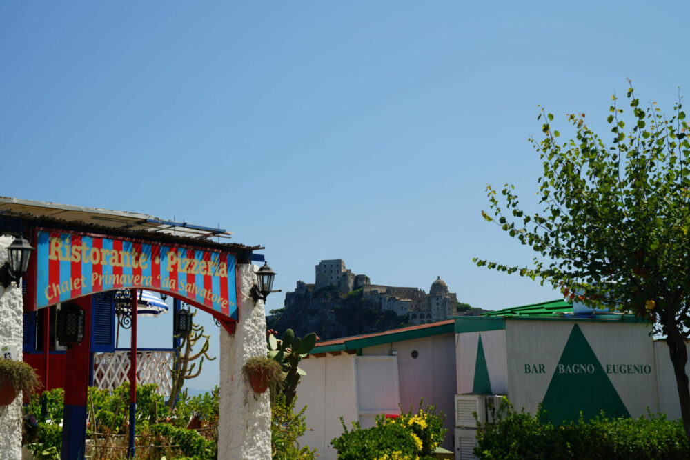 Ischia Aragoner Burg Ansicht von der Stadt aus