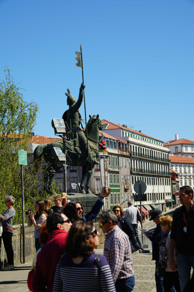 Porto Ritterstatue vor Vimara Peres