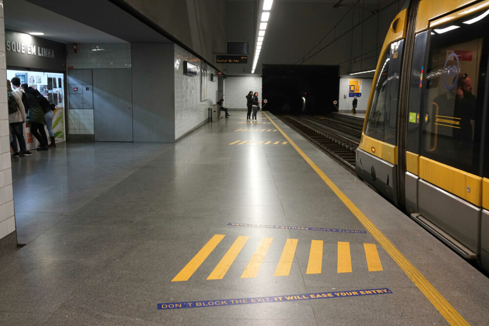 Bahnsteig U-Bahn Porto